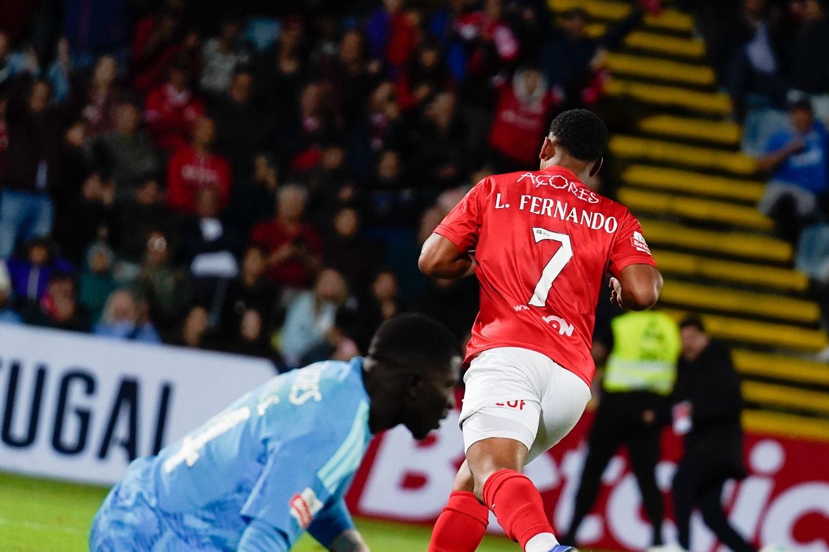Fernando a celebrar golo contra o Benfica - Foto: Santa Clara