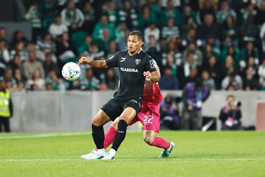 João Guilherme foi o carrasco do Sporting, apontando o segundo 'bis' com a camisola viseense