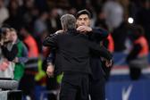 Luis Enrique e Paulo Fonseca cumprimentam-se