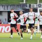 O Benfica já aquece - Foto: SL Benfica