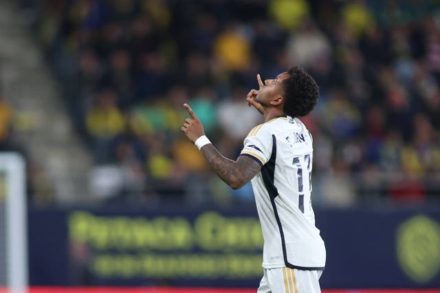 Rodrygo volta a conduzir Real Madrid para mais três pontos