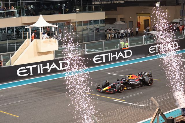 Verstappen ainda melhorou o recorde de vitórias a fechar a época