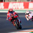 Francesco Bagnaia é bicampeão mundial após queda de Jorge Martín