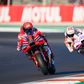 Francesco Bagnaia é bicampeão mundial após queda de Jorge Martín