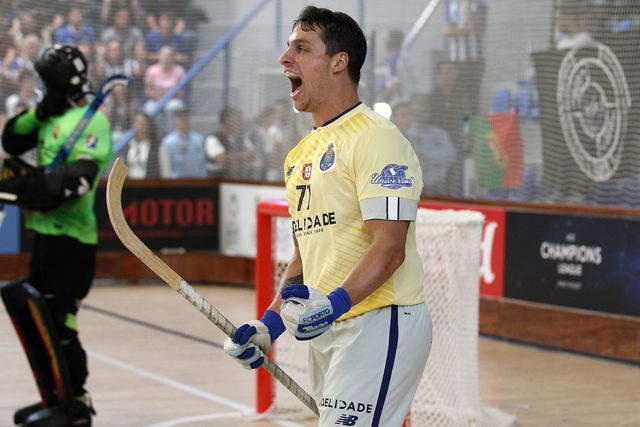 FC Porto sofre para ganhar em Tomar, Sporting vence o último