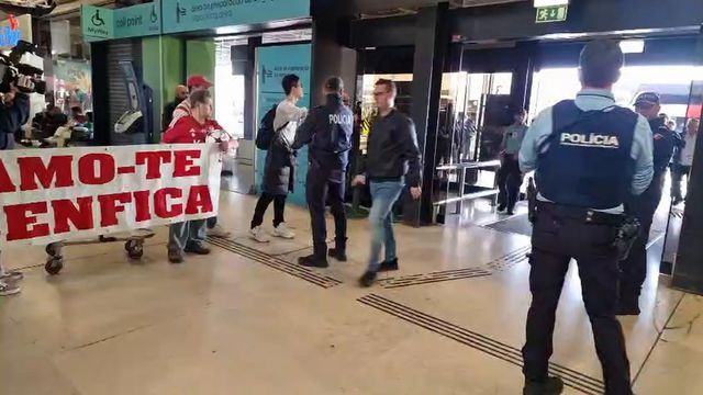 Benfica incentivado na partida para o Mónaco