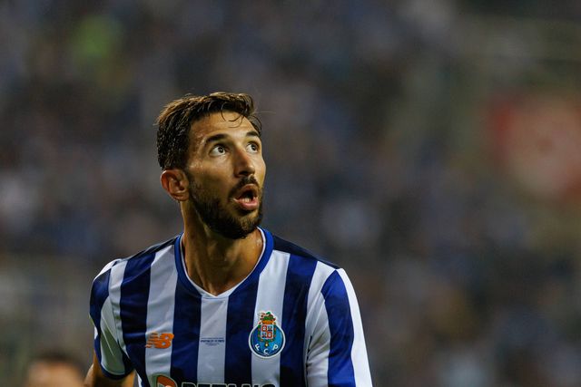 Grujic está de volta ao Porto depois de ter sido operado na Sérvia