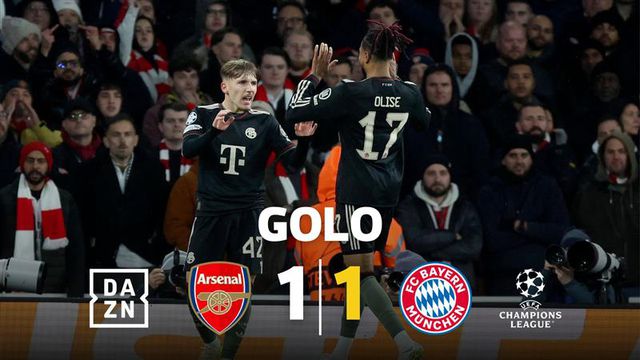 Tome nota: só tem 17 anos e marca pelo Bayern em casa do Arsenal