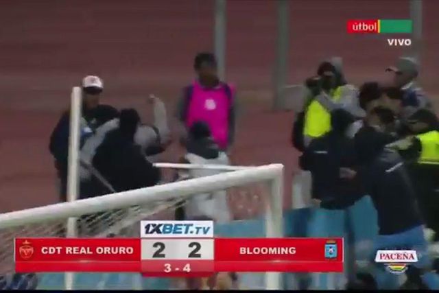 Batalha campal na Bolívia deu... 17 expulsões!