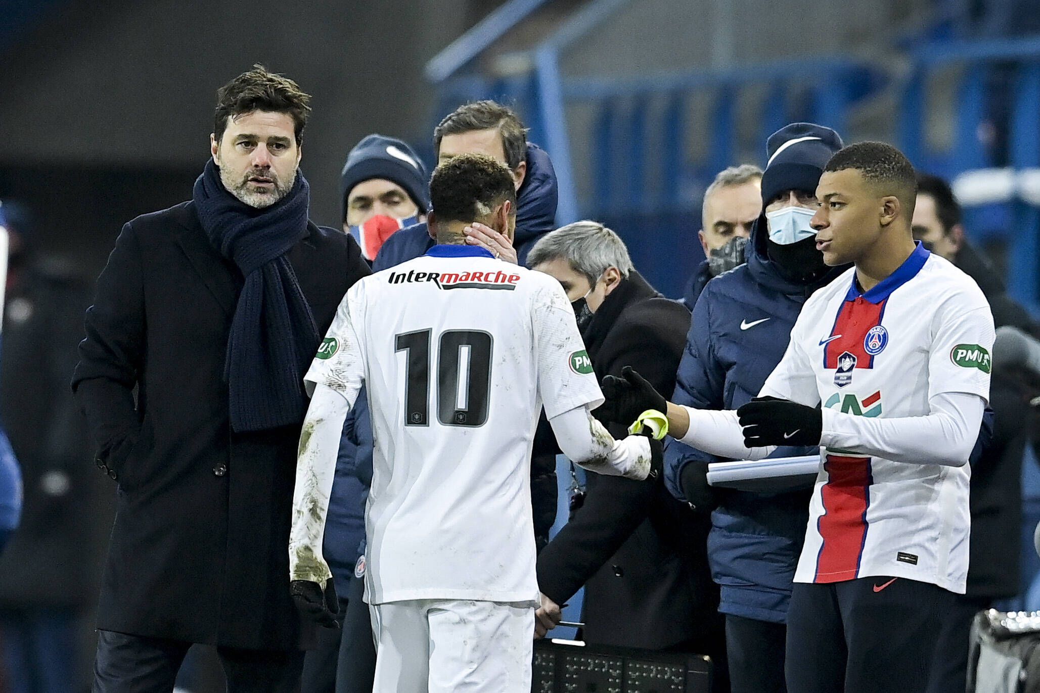 10 de fevereiro de 2021 - Neymar deixa encontro do PSG devido a lesão no adutor da coxa esquerda