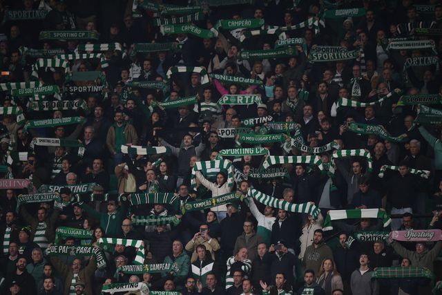 Adeptos do Sporting no apoio à equipa de Rui Borges - Foto: MIGUEL NUNES