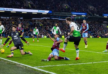 Díaz assiste para o 50.º golo de Diogo Jota pelo Liverpool (vídeo)