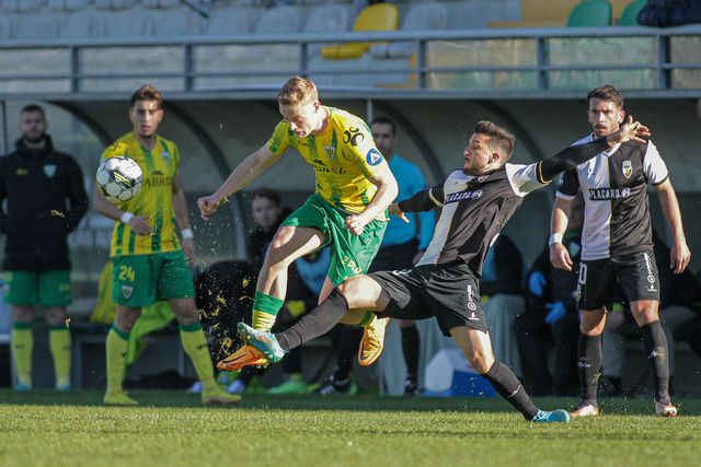 Farense: no Estoril, meia centena para Vítor Gonçalves