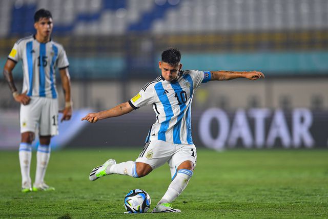 Manchester City perto de fechar Claudio Echeverri