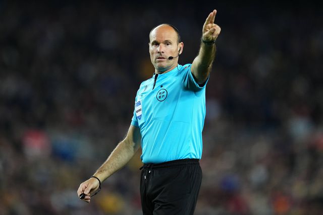 Lahoz critica divulgação dos áudios do VAR: «Árbitros não estão preparados»