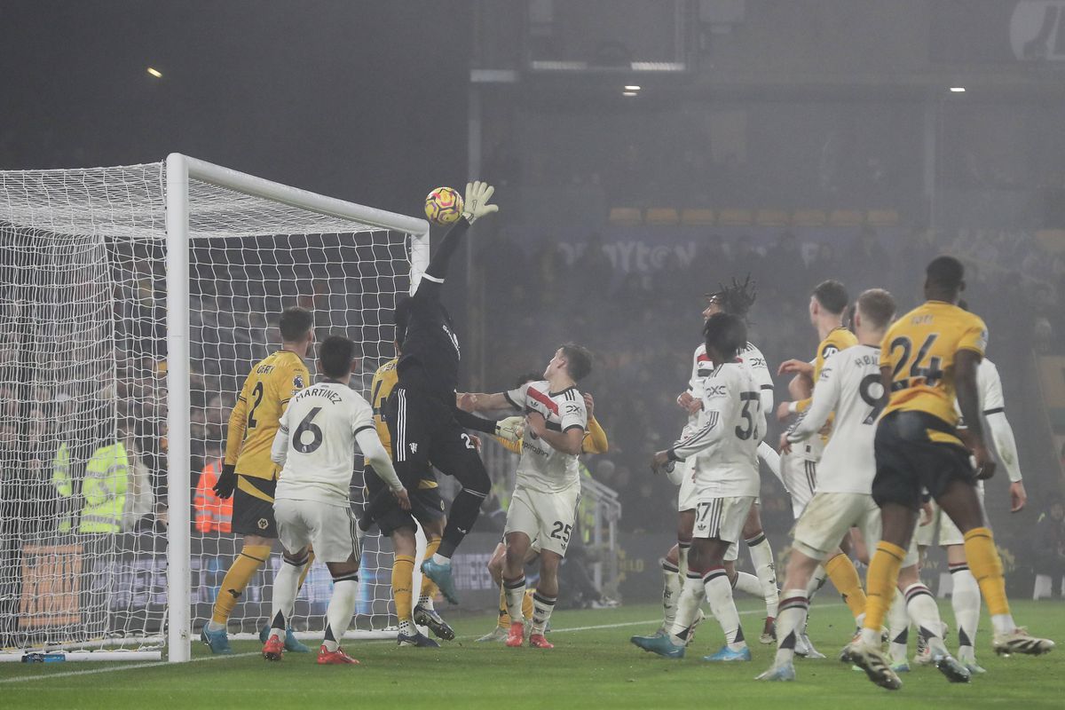 VÍDEO: Manchester United volta a sofrer de canto direto