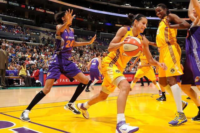Ticha Penicheiro nomeada para o Naismith Hall of Fame