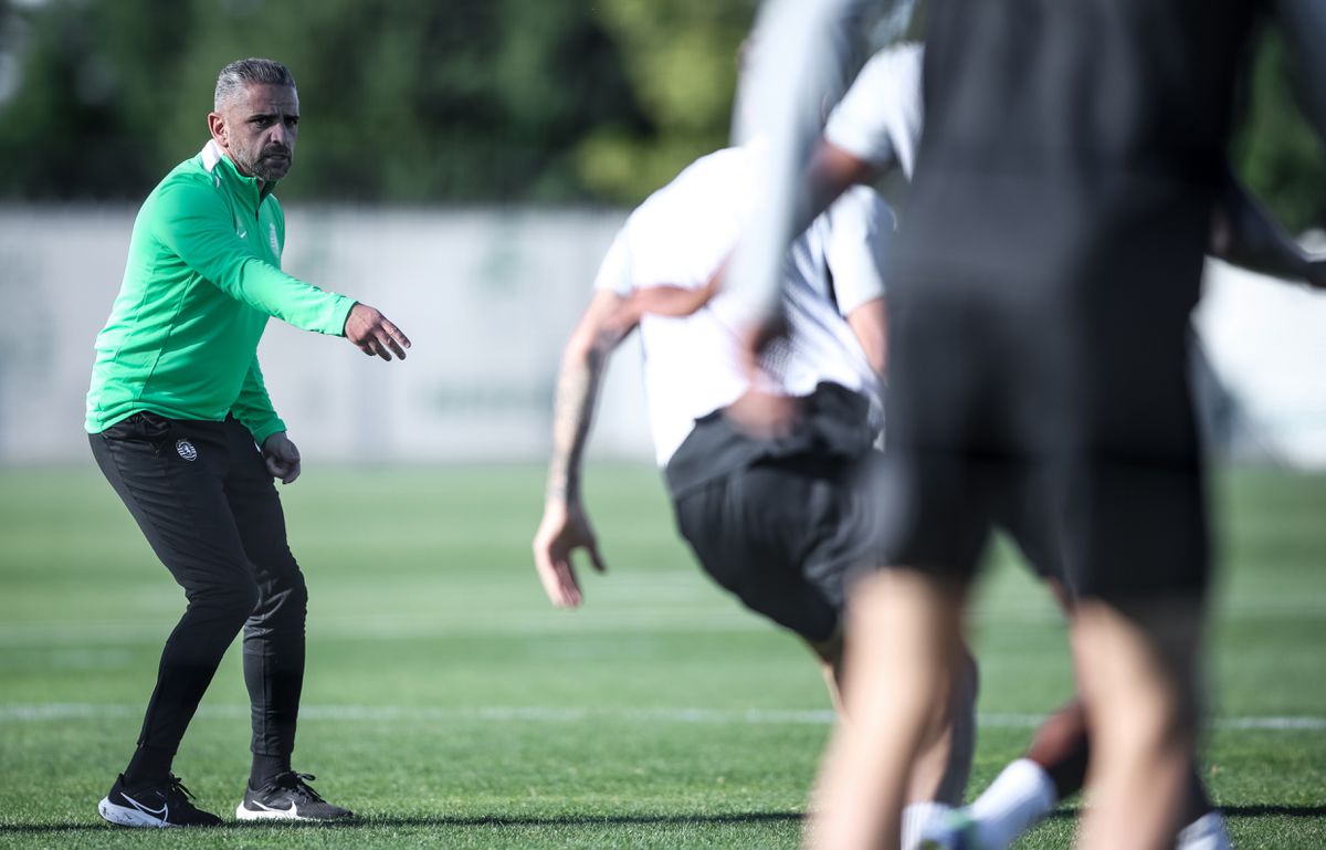 Rui Borges muito ativo no primeiro treino no Sporting (veja as imagens)