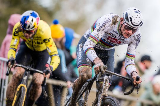 Acabou a espera para os duelos entre Van der Poel e Van Aert!