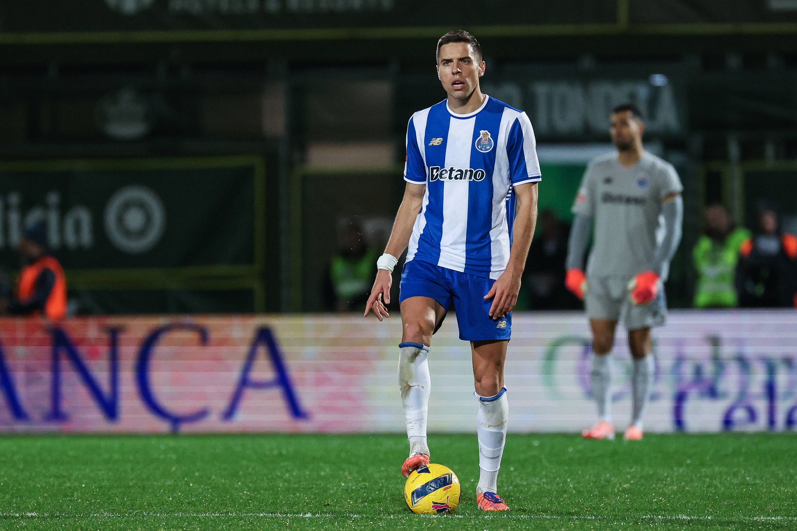 Bednarek cumpriu castigo frente ao Alverca — FOTO: IMAGO