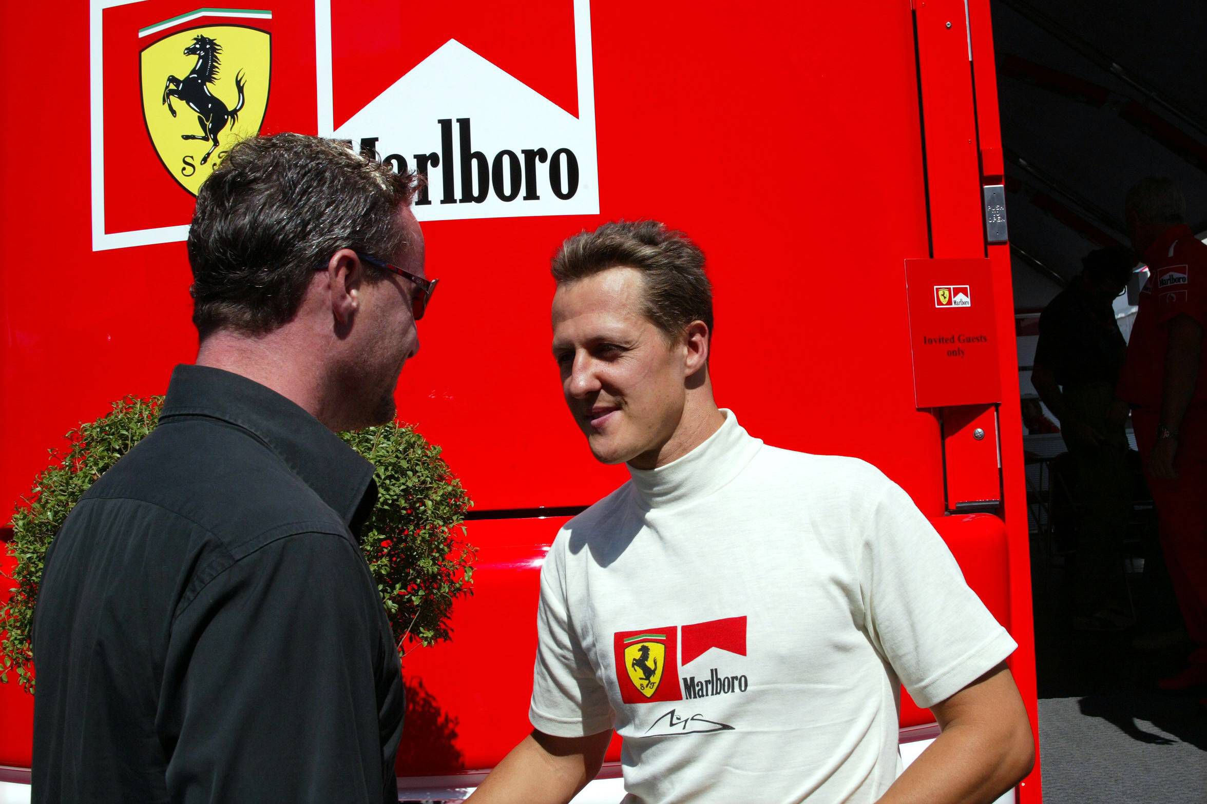 Michael Schumacher: 671 milhões de euros. Número 1 destacado, o alemão deixou a F1 em 2007, após uma carreira que lhe rendeu 91 vitórias e sete títulos mundiais em parceria com a Ferrari. Continua a ser o piloto mais bem pago da história deste desporto