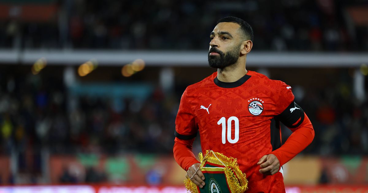 CAN: Egito aguenta uma parte com menos um e vence com penálti de Salah