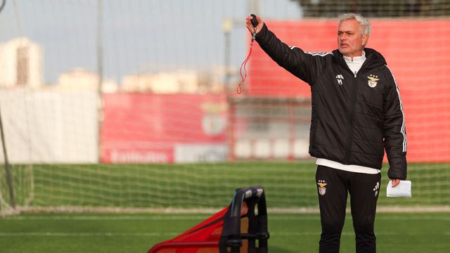José Mourinho orientou a sessão - Foto: SL Benfica