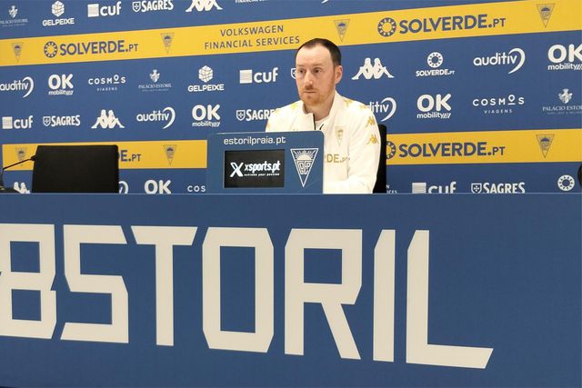 Ian Cathro assume que a vitória frente ao SC Braga provou a competência do Estoril, à qual estes devem dar continuidade. Foto: D.R