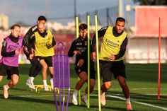 O 'slalom' de Pavlidis - Foto: SL Benfica