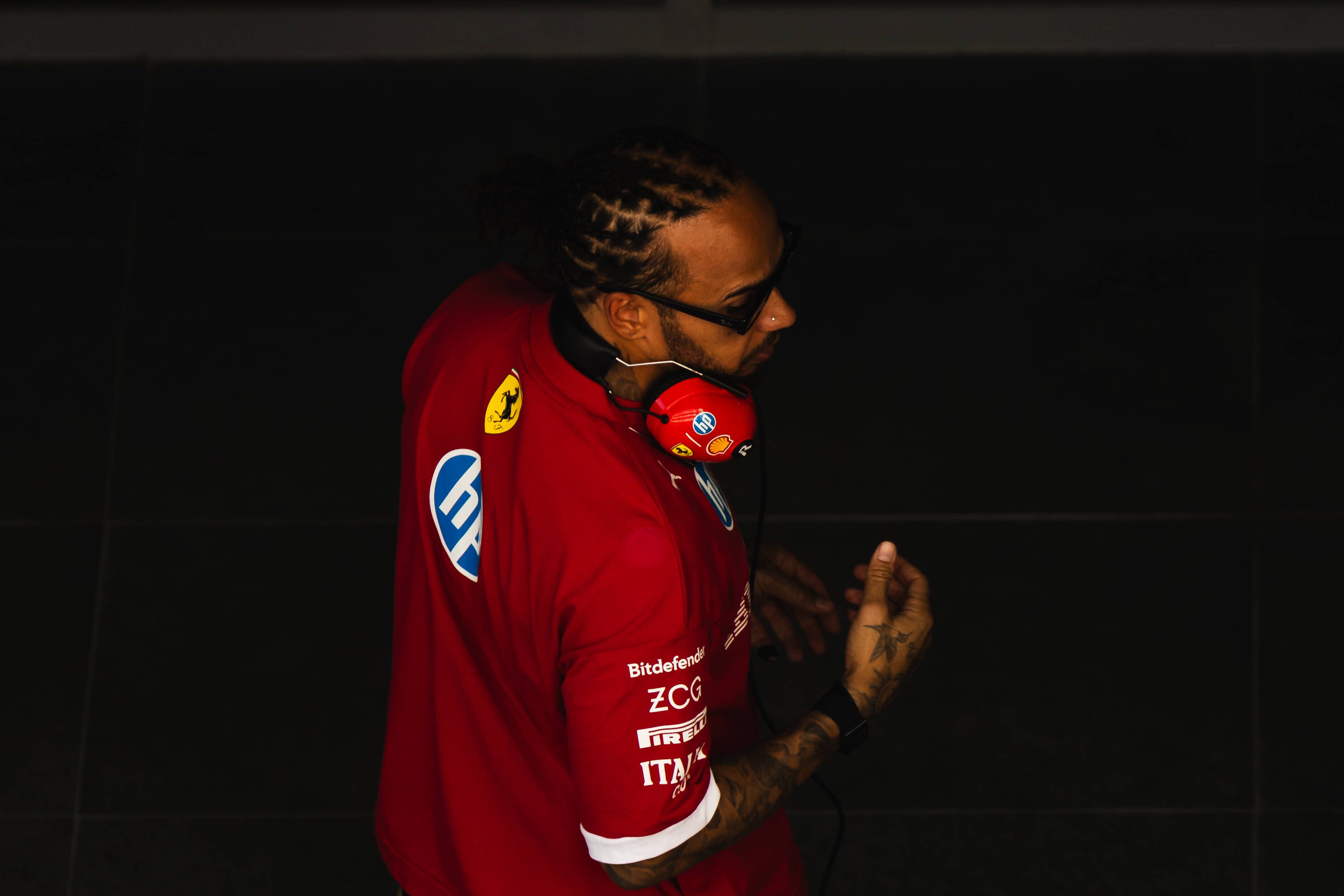Lewis Hamilton: 258 milhões de euros. O inglês ganhava 42 milhões por ano na Mercedes, na Ferrari terá um salário condizente com ser sete vezes campeão do Mundo