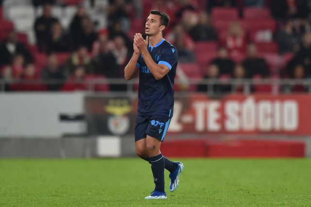 Henrique Araújo deixa Famalicão