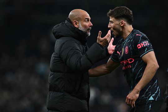 Guardiola zangado e Rúben Dias a rir-se? É melhor ver o vídeo