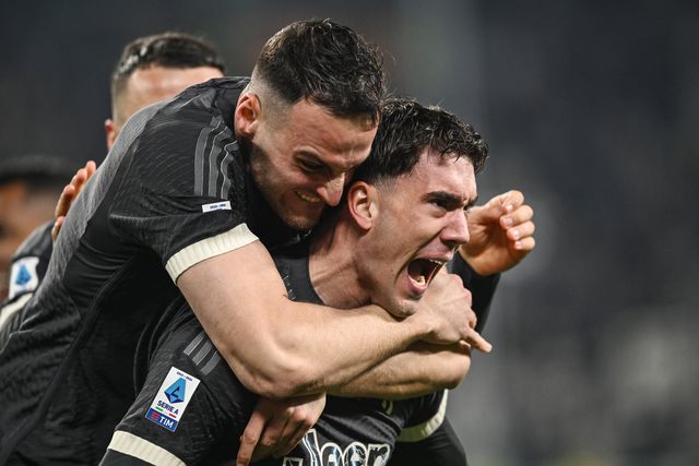 Juventus empata com 10 e deixa liderança à mercê do Inter (veja os golos)