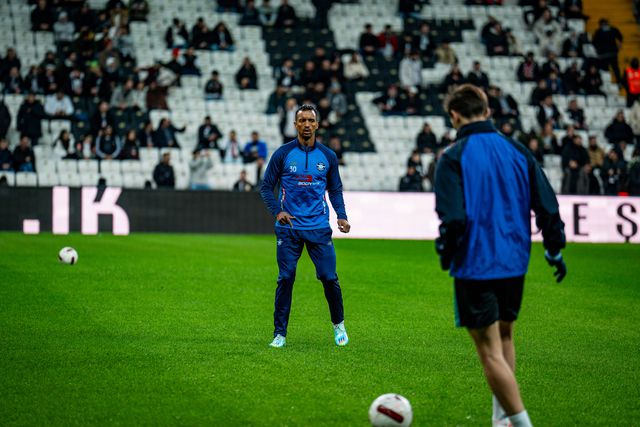 Turquia: Nani faz o golo da vitória... na baliza errada