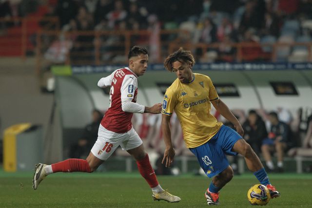 Mercado Sporting: Koba Koindredi livre para os leões