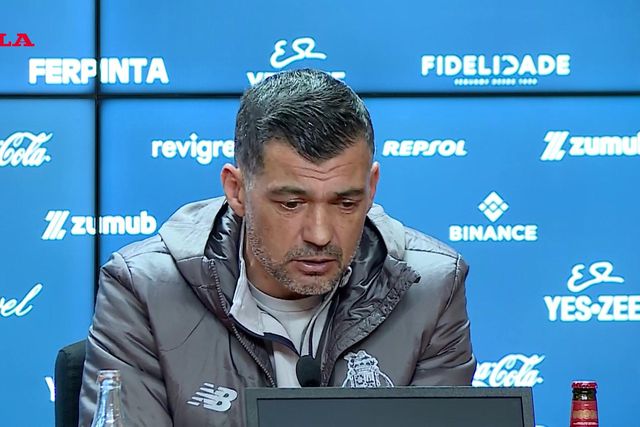 Falta um central? «Enquanto não tivermos novidades, vamos à luta com estes»