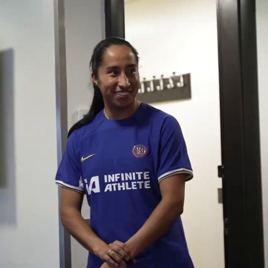 Chelsea apresentou assim a transferência mais cara do futebol feminino