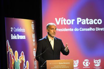 Vitor Pataco responde ao presidente da federação de natação e «IPDJ repudia e condena as declarações»