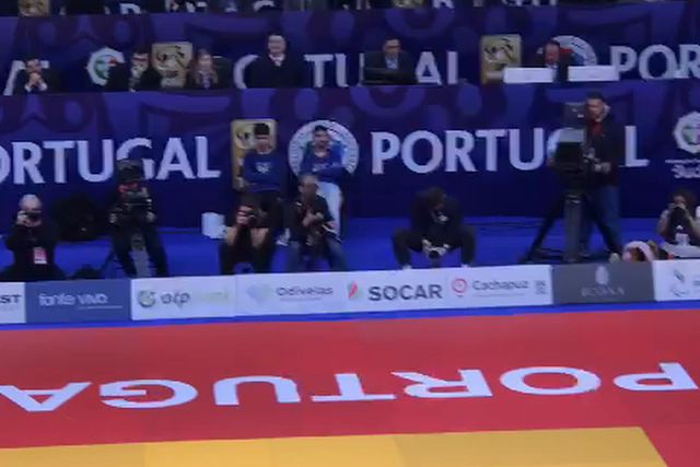 Bárbara Timo sofre wazari no combate pelo bronze