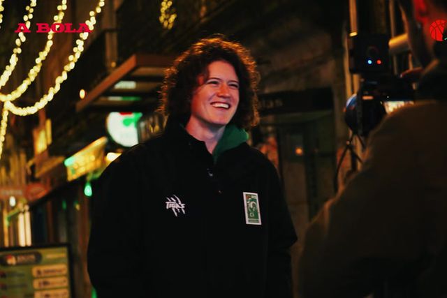 Foi campeã do mundo de futebol e agora brilha no basket português