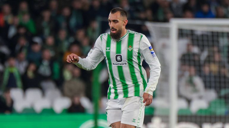 Mercado (oficial): Bayer Leverkusen reforça-se no Bétis