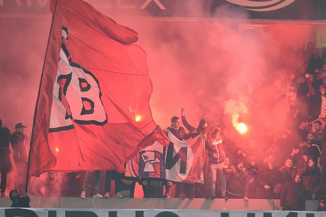 No Name Boys, claque do Benfica, no apoio a um jogo do Benfica