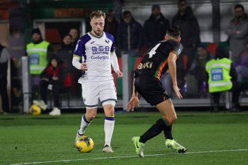 Benfica: Tengstedt sai lesionado no empate do Verona