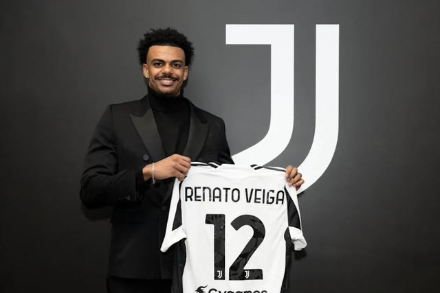 Renato Veiga foi apresentado na Juventus e vai usar o número 12
