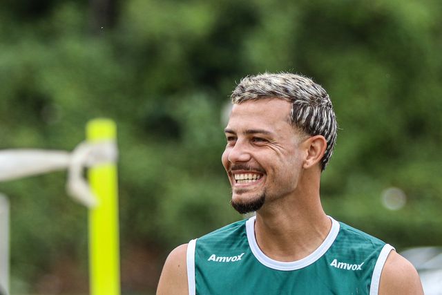 Marca golaço e atira: «Eu sou bom... o meu empresário é que não» (vídeo)