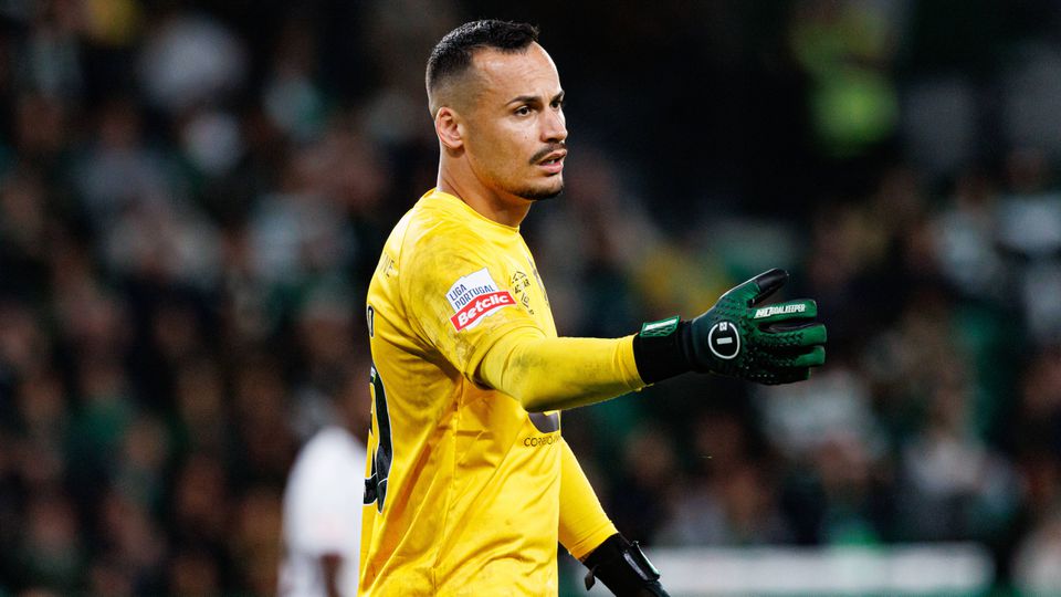 Bruno Brígido em ação pelo Estrela da Amadora