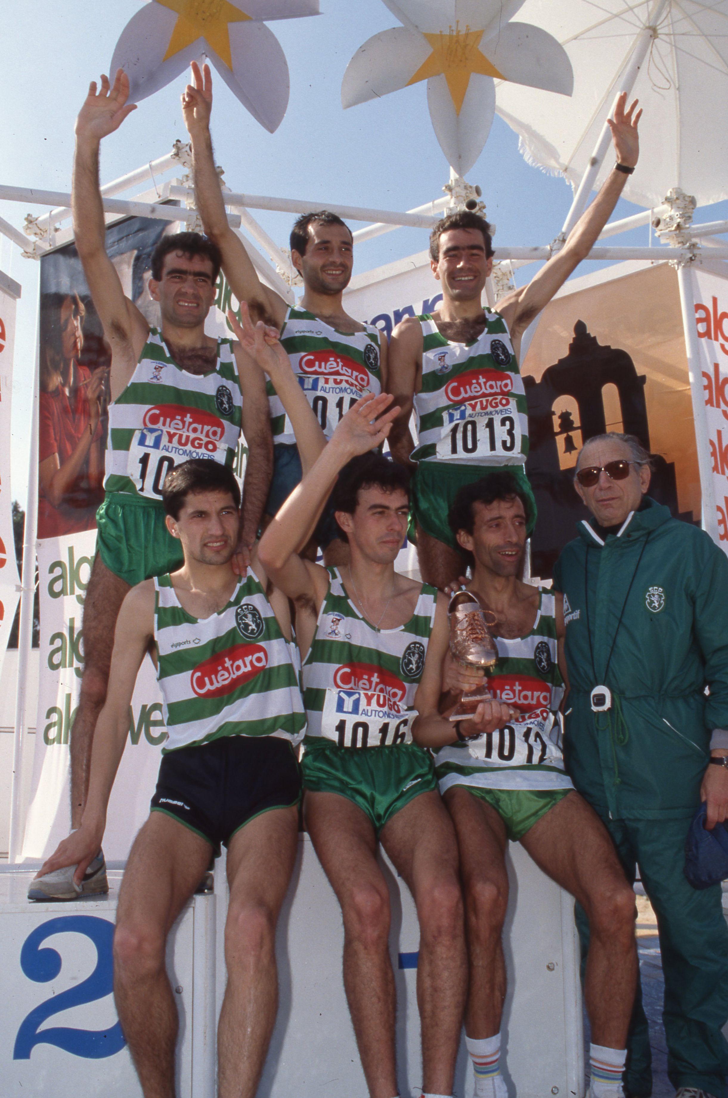 Equipa do Sporting que ganhou a Taca dos Campeões Europeus de Corta Mato, realizado nas Açoteias, no Algarve, a 4 de fevereiro de 1990 - Foto: ASF/NUNO FERRARI