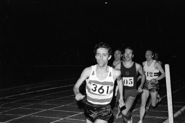 Fernando Mamede na corrida dos 800 metros, com Broberg e Malan (África do Sul), Lewis (Inglaterra), Reygnert (Bélgica) e Fernando Reis (Benfica), durante o Grande Prémio Internacional de Lisboa. Foto datada de Junho de 1971 - Foto: ASF/PRESS PHOTO AGENCY