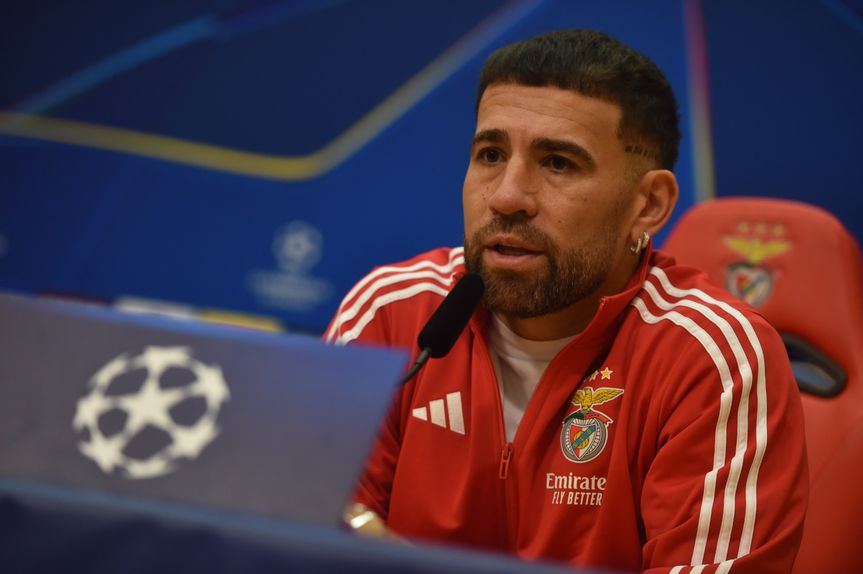 Futuro para lá desta época não está, por agora, na cabeça de Otamendi - Foto: Miguel Nunes