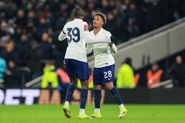 Dupla dos 'Spurs' não se livrou de um susto